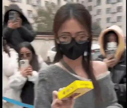 娱乐资讯吃瓜爆料翻车,吃瓜群众误信谣言，真相揭露令人唏嘘